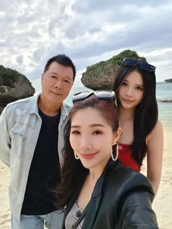 ▲林書煒一家人近日前往沖繩旅遊。（圖／翻攝自Facebook／林書煒）