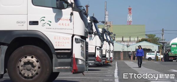 ▲台南市社會局於2024年度，以陪伴女性成為化學槽車駕駛的故事，獲得行政院性別平等處「性別平等故事獎」複評資格。（圖／記者林東良翻攝，下同）