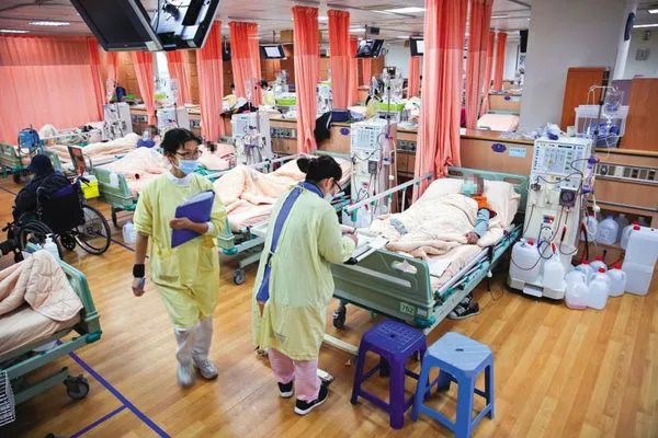 洗腎人口持續增長，血液透析耗材成了李修全長期配置重要部位。（翻攝慈濟醫院網站）