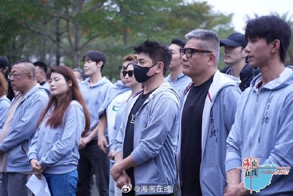 ▲▼吳奇隆面對婚變傳聞零回應，悄做大事。（圖／翻攝自微博）