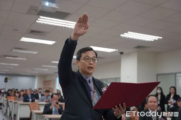 姜至剛接任食藥署署長。（圖／食藥署提供）