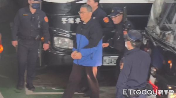 ▲柯文哲抵達北院。（圖／記者黃哲民攝）