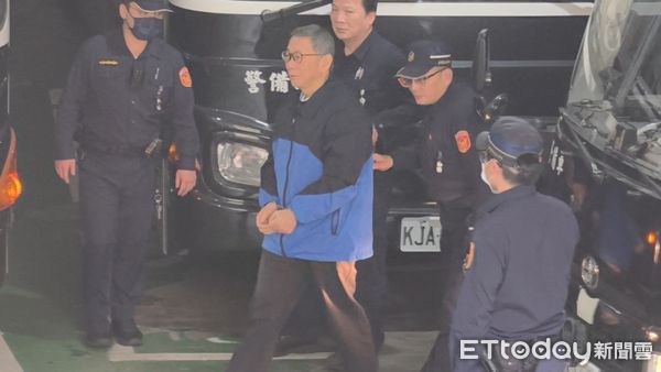 ▲柯文哲抵達北院。（圖／記者黃哲民攝）