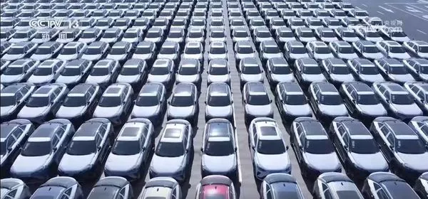 ▲▼大陸汽車去年出口量居全球第一。（圖／翻攝自央視網）