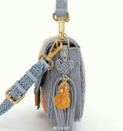 ▲▼FENDI將中國結稱為「韓國工藝」。（圖／翻攝自微博）