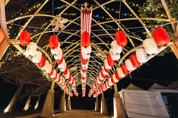 ▲三生步道,夜櫻燈籠,市集攤位。（圖／三芝區公所提供）