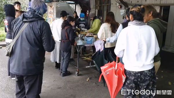 ▲▼烤玉米             。（圖／記者郭世賢翻攝）