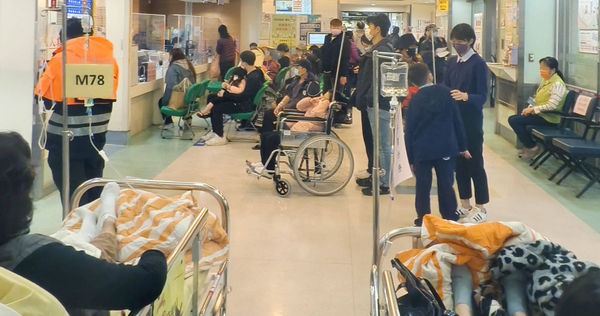 急診瘋爆1／護理師離職、空缺率「創10年新高」　引爆醫療崩壞骨牌效應