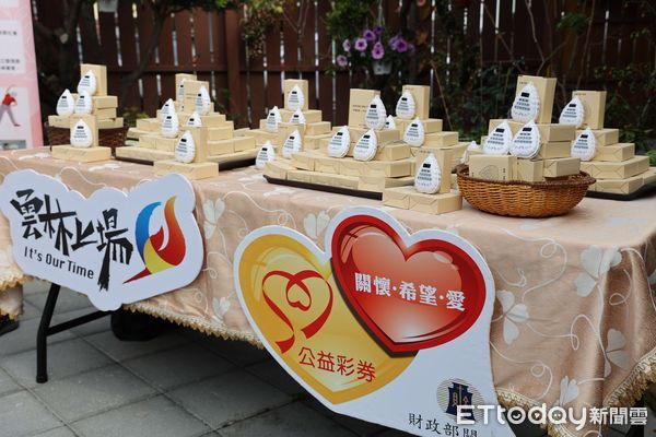 ▲永富法師用心錄製念佛機，希望大家聽著念佛機同時，也感受到星雲大師弘揚人間佛教的精神。（圖／記者游瓊華翻攝）