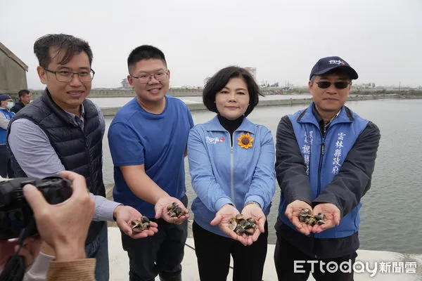 ▲縣府與屏科大獸醫學系專業團隊合作專案輔導協助蛤農改善養殖方式，至去年底輔導成效顯著。（圖／記者游瓊華翻攝）