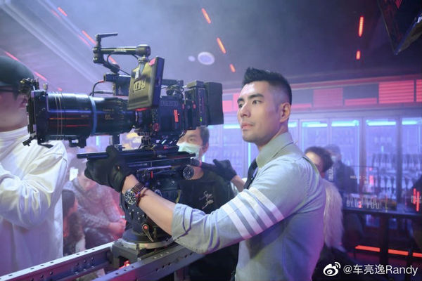 ▲▼《難哄》《愛你》導演都是台灣人。（圖／翻攝自微博）