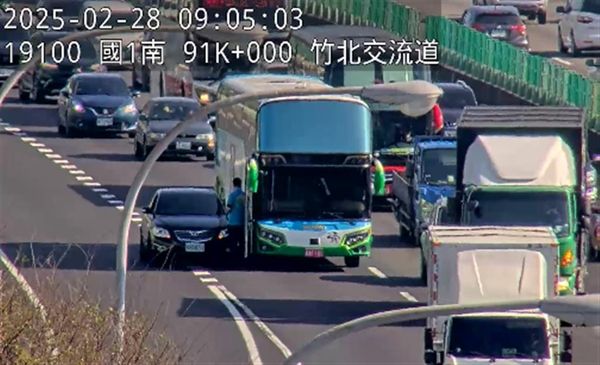 ▲▼連假首日國道發生車禍造成回堵。（圖／高公局提供）