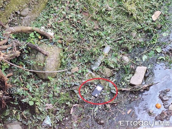 ▲▼衝過警方臨檢點的男子中午自行到案說明。（圖／民眾提供，下同）