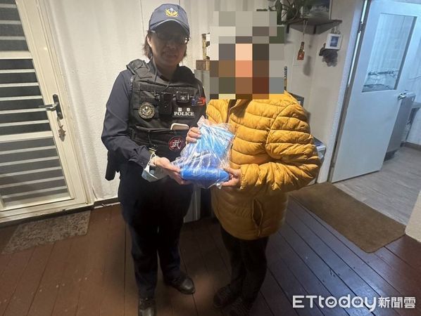 ▲外籍遊客遺忘隨身藥物警方協助尋回。（圖／記者楊漢聲翻攝）