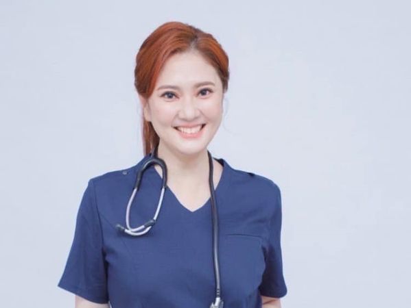 ▲▼薛楷莉美國當護理師。（圖／翻攝自臉書）