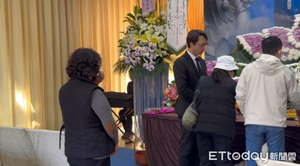 ▲▼台中五億高中生，賴小弟遺體冰存666天，今火化並舉行告別式。（圖／記者白珈陽攝）