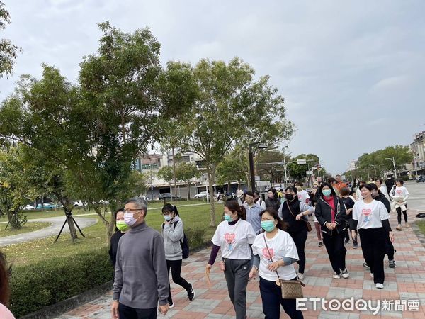 ▲▼   ［嘉義市護理師公會在香湖公園辦健行］   。（圖／聖馬爾定醫醫院提供）