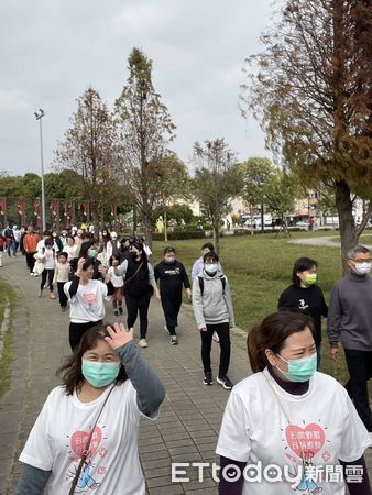 ▲▼   ［嘉義市護理師公會在香湖公園辦健行］   。（圖／聖馬爾定醫醫院提供）