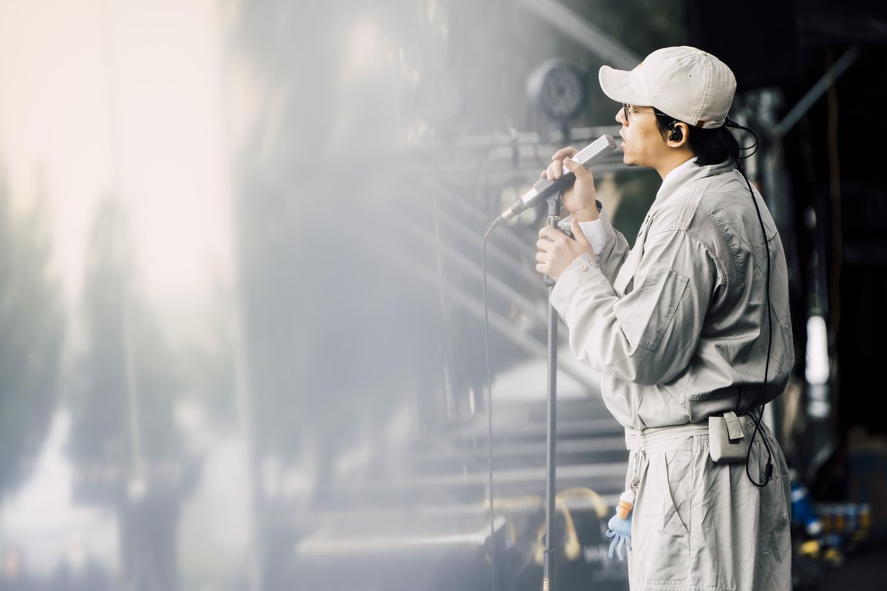 ▲▼HUSH在浮現祭上演唱新曲〈當我們談論愛情〉。（圖／浮現祭2025提供）