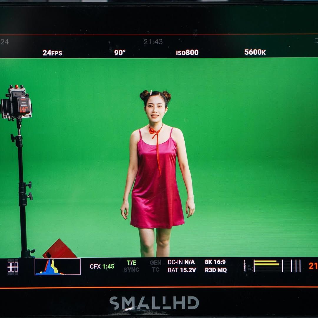 ▲▼徐懷鈺復刻20歲拍攝〈妙妙妙〉的造型。（圖／翻攝自IG）