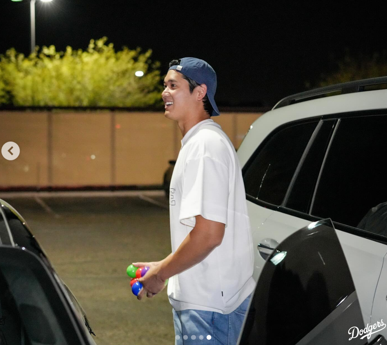 ▲▼道奇總教練羅伯斯成功復仇，大谷翔平打開車門驚見大量彩球滾出。（圖／翻攝自IG／shoheiohtani）