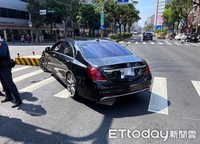 徵信社老闆開賓士!北市一殯舊址前自撞 落跑原因曝:太丟臉