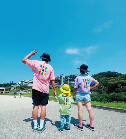 ▲香蕉哥哥和草莓姐姐結婚後，育有1子「小新」。（圖／翻攝自Facebook／香蕉哥哥）