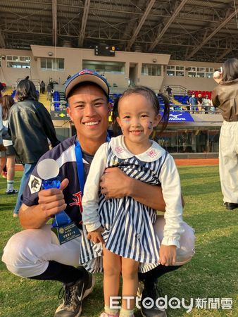 ▲▼邱文佑的妹妹來幫哥哥加油 。（圖／記者楊舒帆攝）