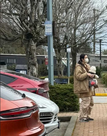 王祖賢私下全身照曝光。（圖／翻攝自小紅書）