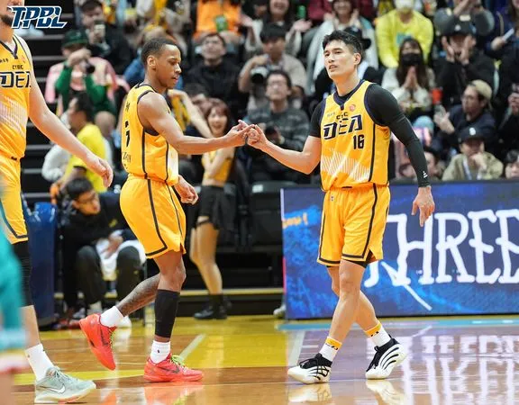 ▲特攻馬可、林韋翰。（圖／TPBL職籃提供）