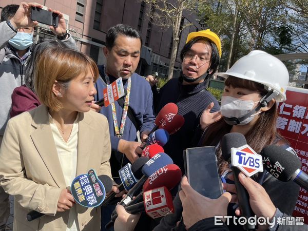 ▲▼台中新光三越氣爆，1樓樓管賴小姐。（圖／記者鄧木卿攝）