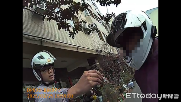 ▲▼台中3屁孩拔車牌到警所前炸街示威，共收到7萬200元罰單。（圖／記者鄧木卿翻攝）