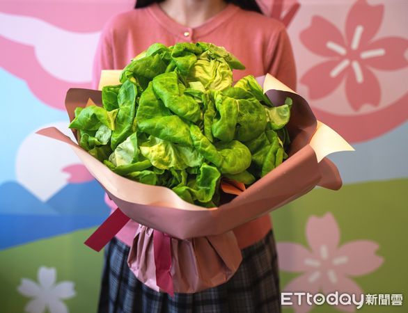 ▲▼摩斯漢堡開賣「奶油萵苣大花束」。（圖／業者提供）