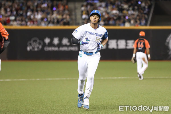 ▲北海道火腿鬥士万波中正。（圖／記者林敬旻攝）