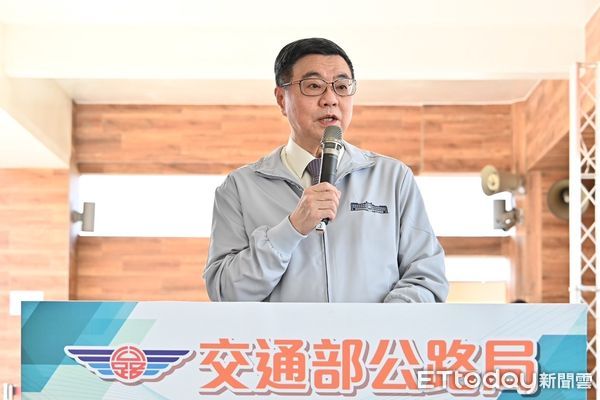 ▲行政院長卓榮泰1日前往屏東縣視察「高雄&ndash;屏東間東西向第2條快速公路」             。（圖／行政院提供）