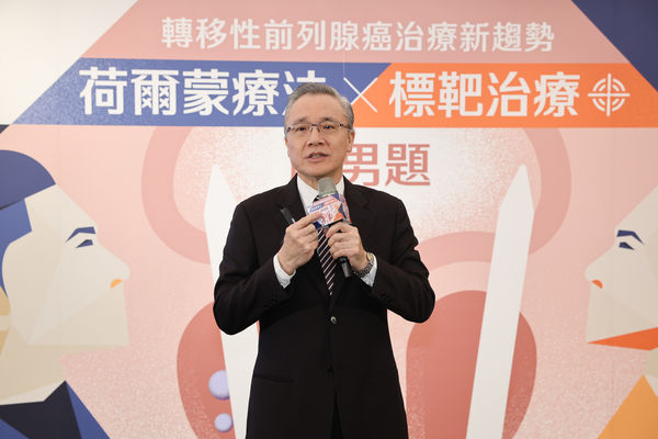 ▲▼台灣泌尿科醫學會查岱龍理事長表示，50歲以上男性每年至少檢驗一次 PSA 值，若有家族病史，則應從45歲起定期篩檢，以及早評估罹病風險。（圖／台灣泌尿科醫學會提供）