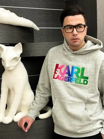 ▲黃志瑋策劃跨國公益聯名藝術展，希望帶來更多正面影響力。（圖／財團法人流浪動物之家基金會提供）