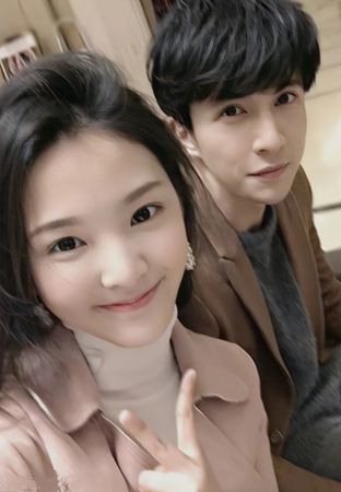 ▲▼章若楠10年前模樣被挖出，對比現在模樣差很大。（圖／翻攝自微博）