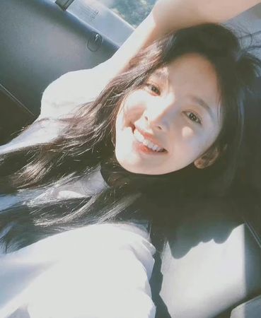 ▲▼章若楠10年前模樣被挖出，對比現在模樣差很大。（圖／翻攝自微博）