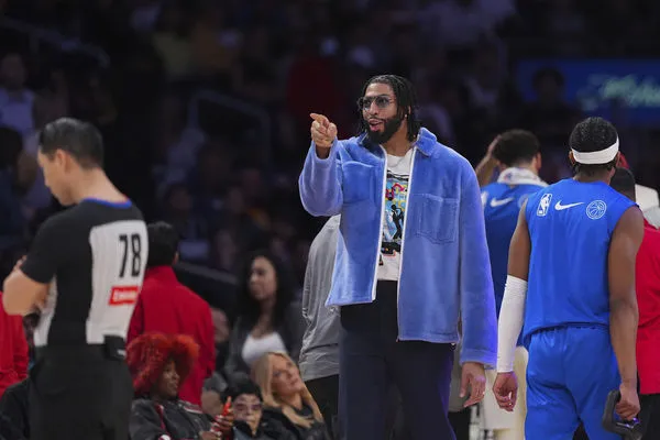 ▲▼戴維斯日前重返湖人主場。（圖／達志影像／美聯社）