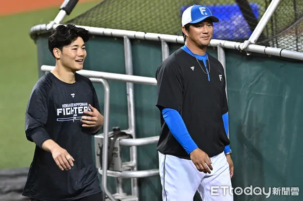 ▲▼日職北海道日本火腿鬥士隊2025台灣交流賽，高國輝(右)與清宮幸太郎(左)。（圖／記者李毓康攝）