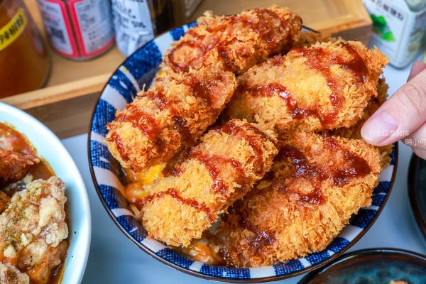 ▲▼肥豚屋豬排食堂，營業時間只賣晚上的限量丼飯。（圖／部落客陳小可授權提供）
