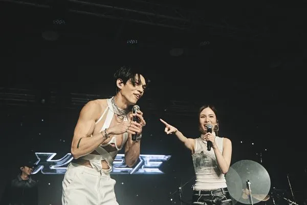 ▲▼「行走春藥」是他！KIRE開唱簽切結書　只穿肚兜服侍女粉：大力摸我。（圖／The Kid Who Flew翼有限公司提供）