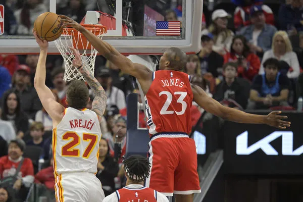 ▲獨行俠將用雙向合約簽下瓊斯。（圖／達志影像／美聯社）