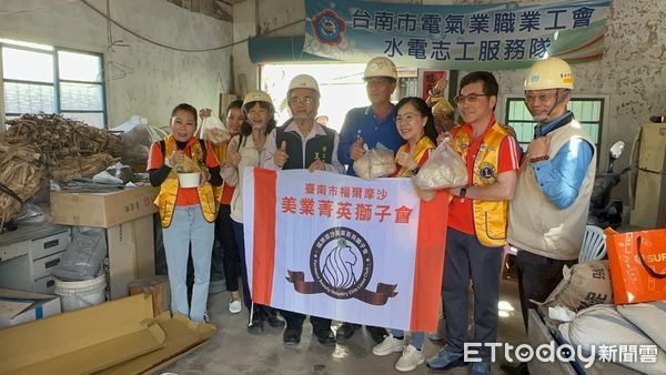 ▲台南市勞工局「做工行善團」，持續為弱勢族群創造更多福祉。本週志工們前往南區、柳營區及楠西區施工，228連假期間也不停歇。（圖／記者林東良翻攝，下同）