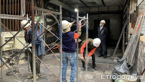 ▲台南市勞工局「做工行善團」，持續為弱勢族群創造更多福祉。本週志工們前往南區、柳營區及楠西區施工，228連假期間也不停歇。（圖／記者林東良翻攝，下同）