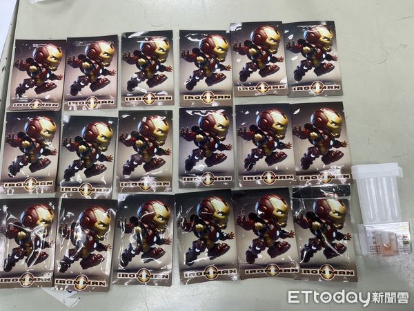 ▲▼男子在網路上假冒泡麵品牌販賣，第一天送貨就被逮。（圖／警方提供，下同）