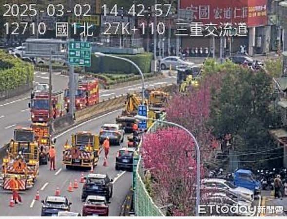 ▲▼國1三重交流道出口5車追撞，3人受傷送醫             。（圖／記者陳以昇翻攝）