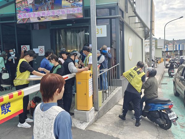 ▲罷免吳思瑤人潮。（圖／賴苡任提供）