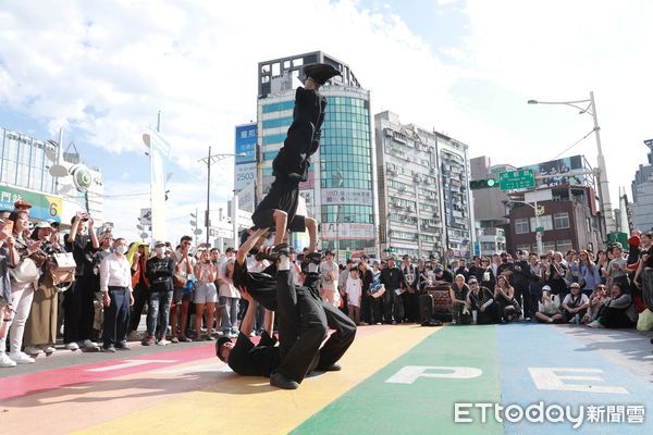 ▲▼金陽、NIKE、田一德、徐百川、張瑞哲、黃美珍／三立《S+PLUS巔峰舞者》街舞快閃活動。（圖／記者周宸亘攝）